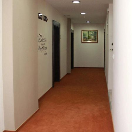 Hotel Oaza Конич Екстериор снимка
