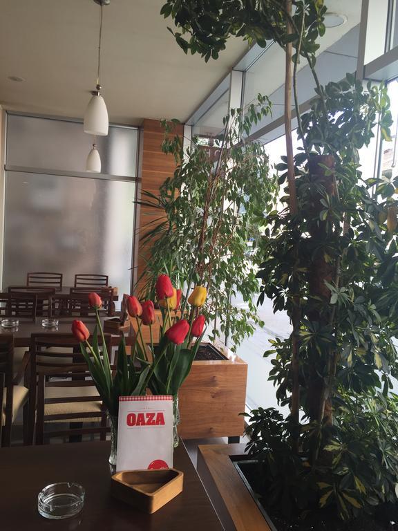 Hotel Oaza Конич Екстериор снимка