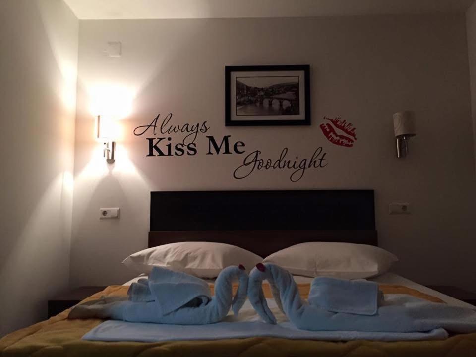 Hotel Oaza Конич Екстериор снимка