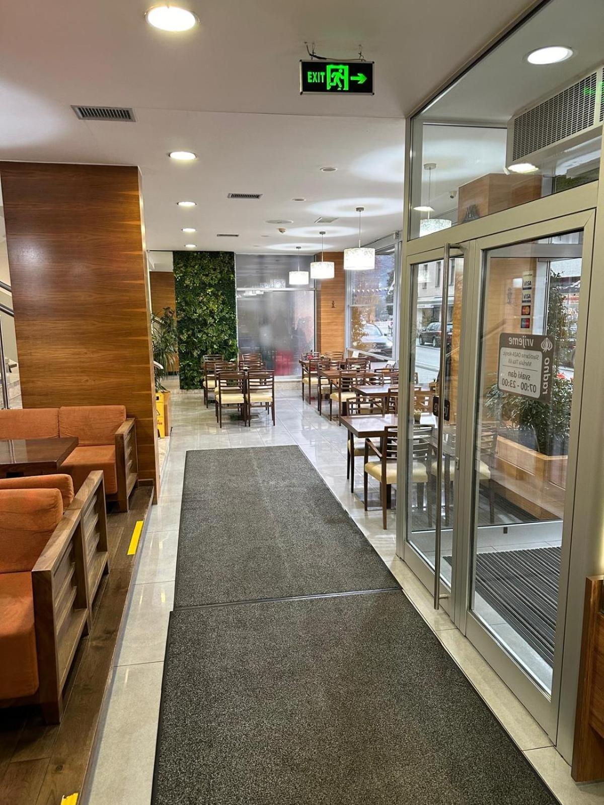 Hotel Oaza Конич Екстериор снимка