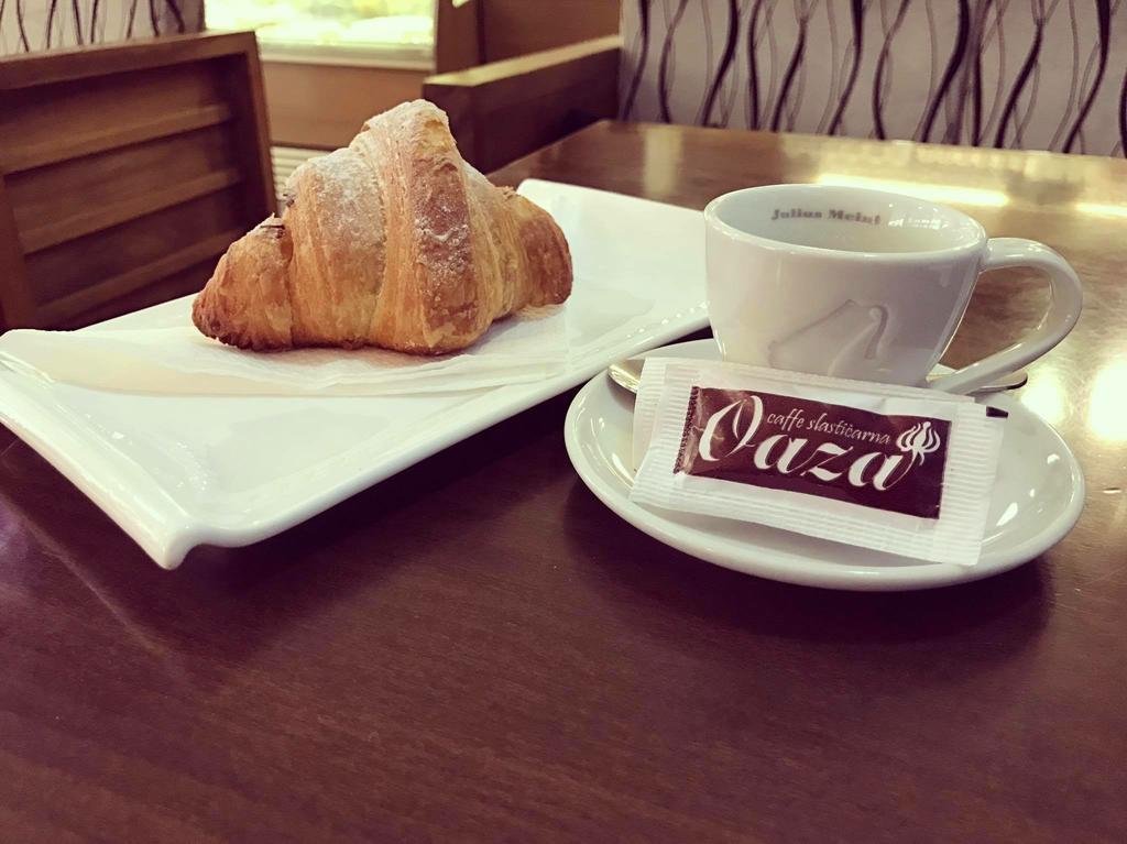 Hotel Oaza Конич Екстериор снимка